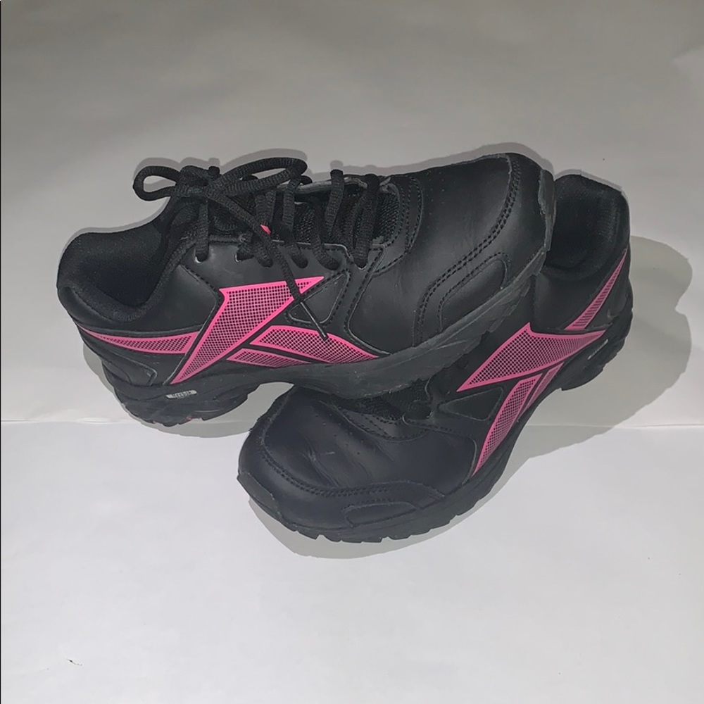 Leather Triplehall Running Shoe